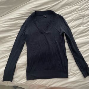 Gap navy sweater
